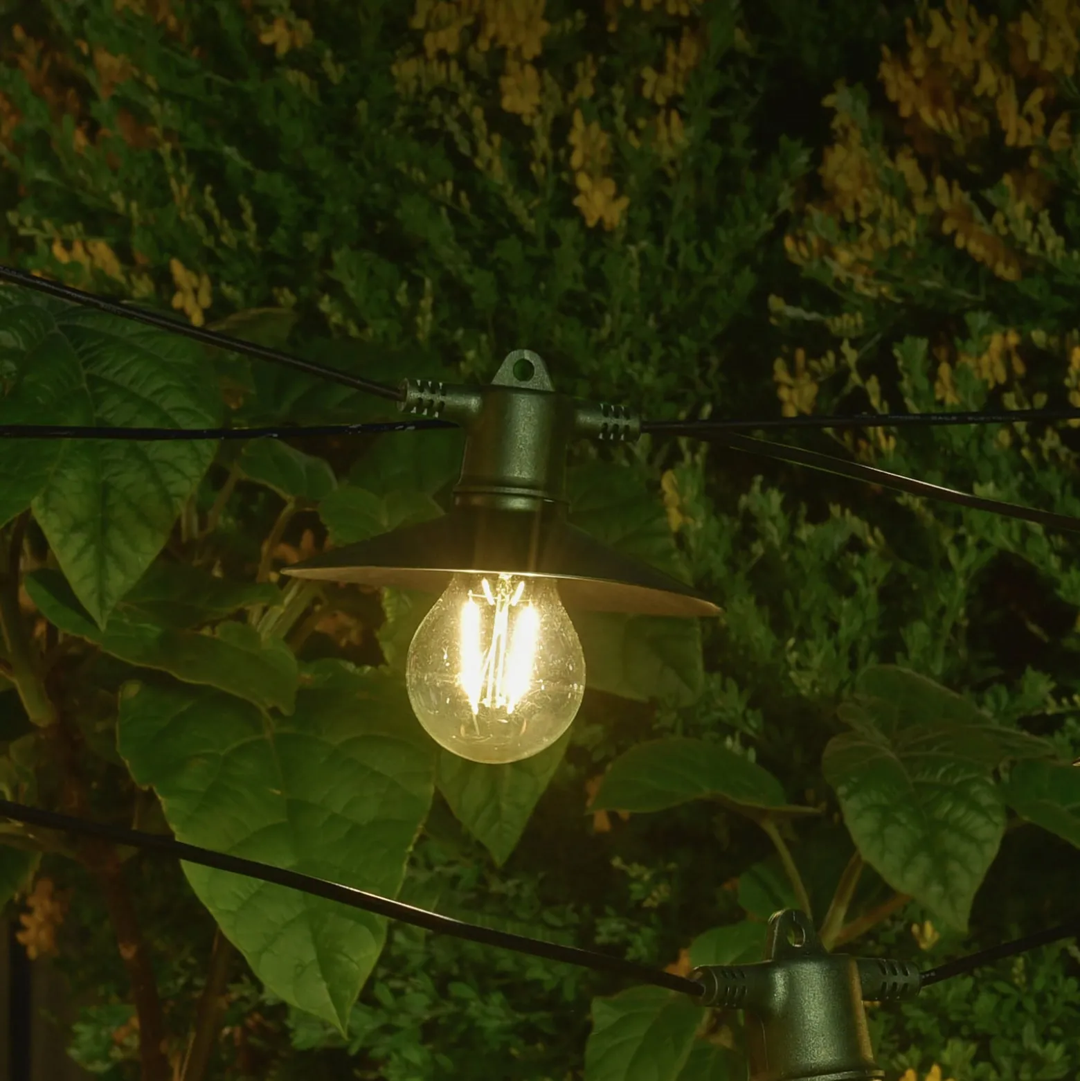 LED-aurinkokäyttöinen valoketju Vivo 365, 8-lamppuinen IP44