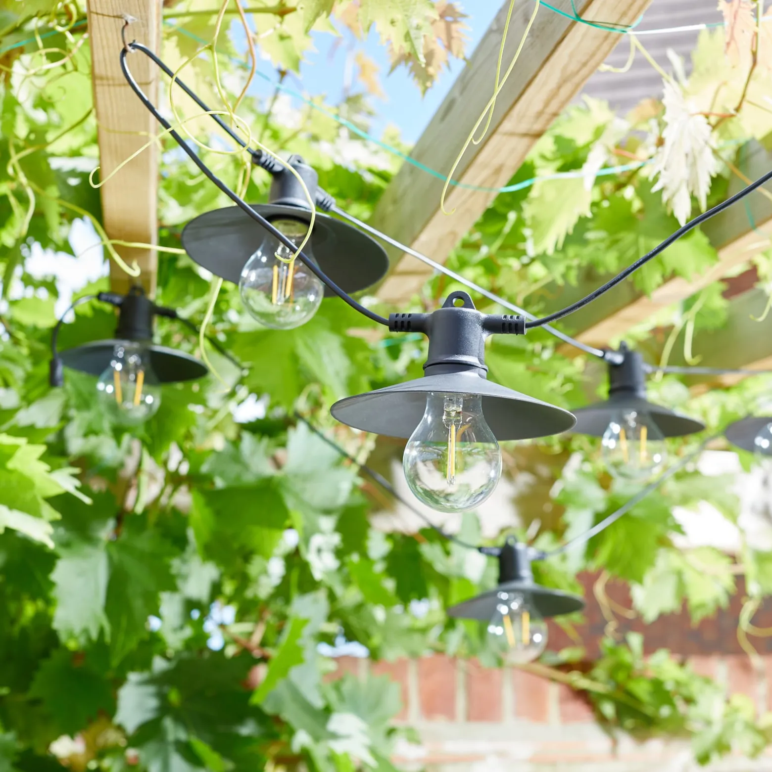 LED-aurinkokäyttöinen valoketju Vivo 365, 8-lamppuinen IP44