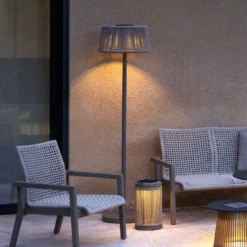 LED-aurinkolattiavalaisin Rop&Strip, korkeussäädettävä, 500 lm