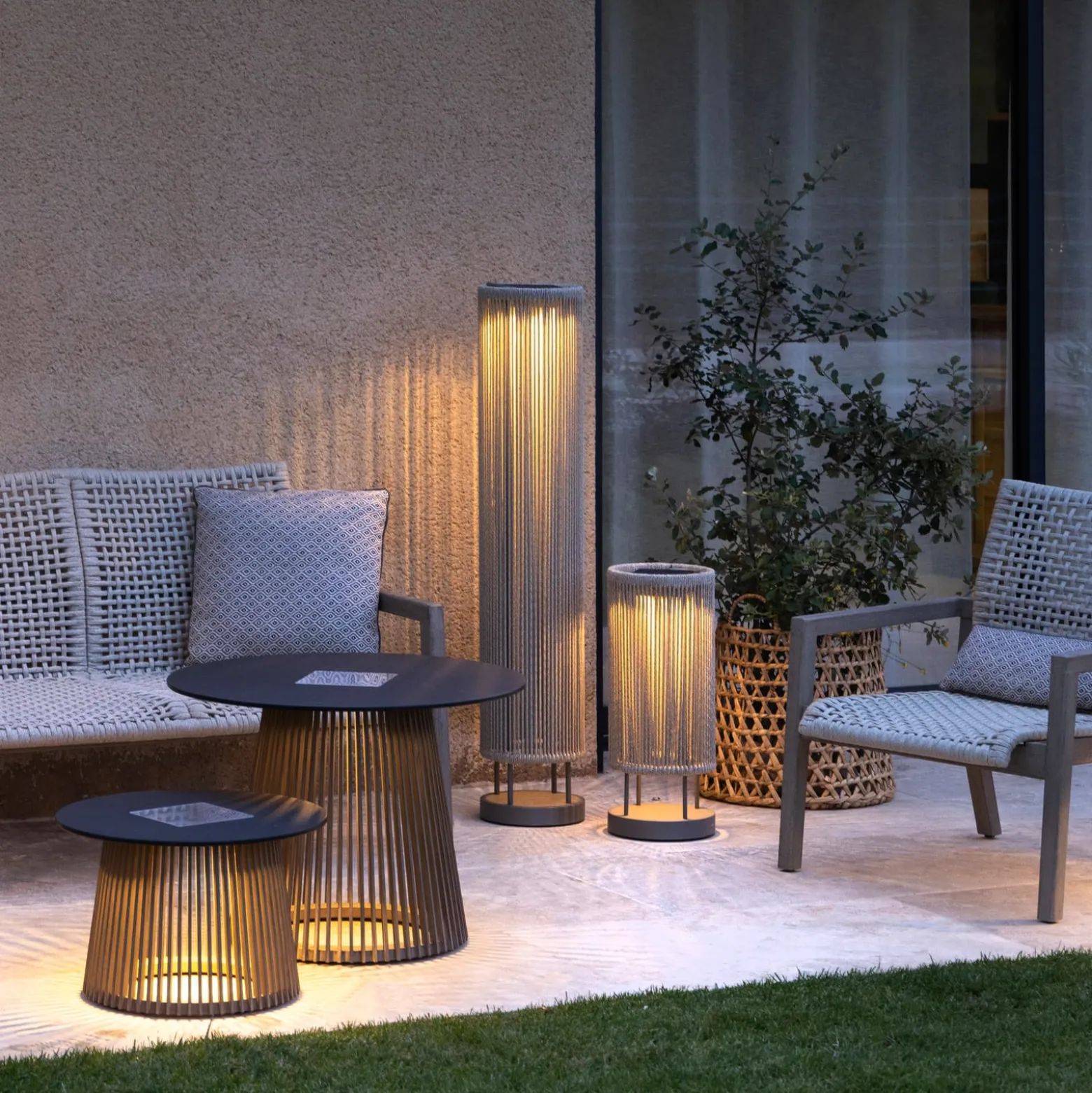 LED aurinko maavalo Rop&Strip korkeus 120cm, 3,000 K, 500 lm