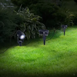 LED-aurinkopaneelilla toimiva maapiikkikohdevalo SPOTI, musta, 3 kpl, IP44