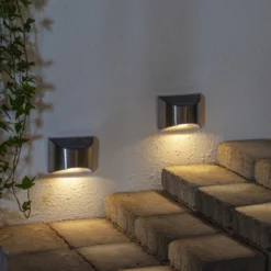 LED-aurinkoseinävalaisin Wally, hopea, 2 kpl:n sarja