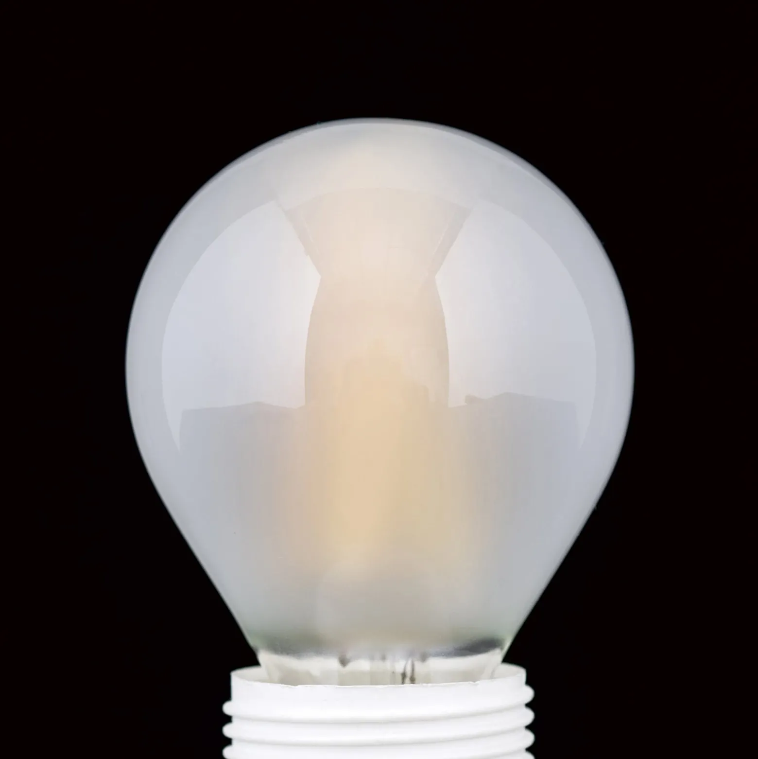 LED-golfpallolamppu E14 5W 2.700K matta himmennys