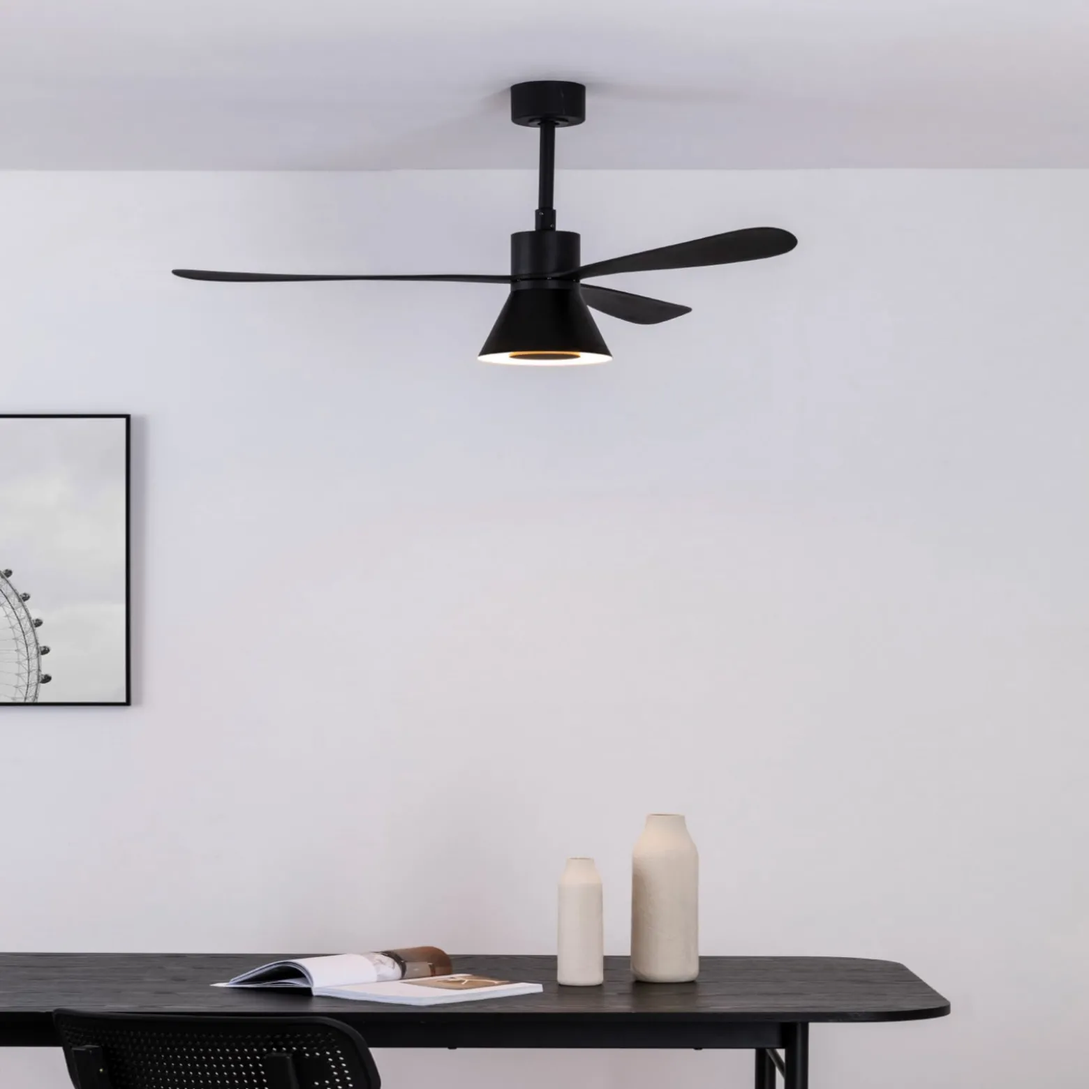 LED-kattotuuletin Amelia Cone L, musta, hiljainen, 132 cm