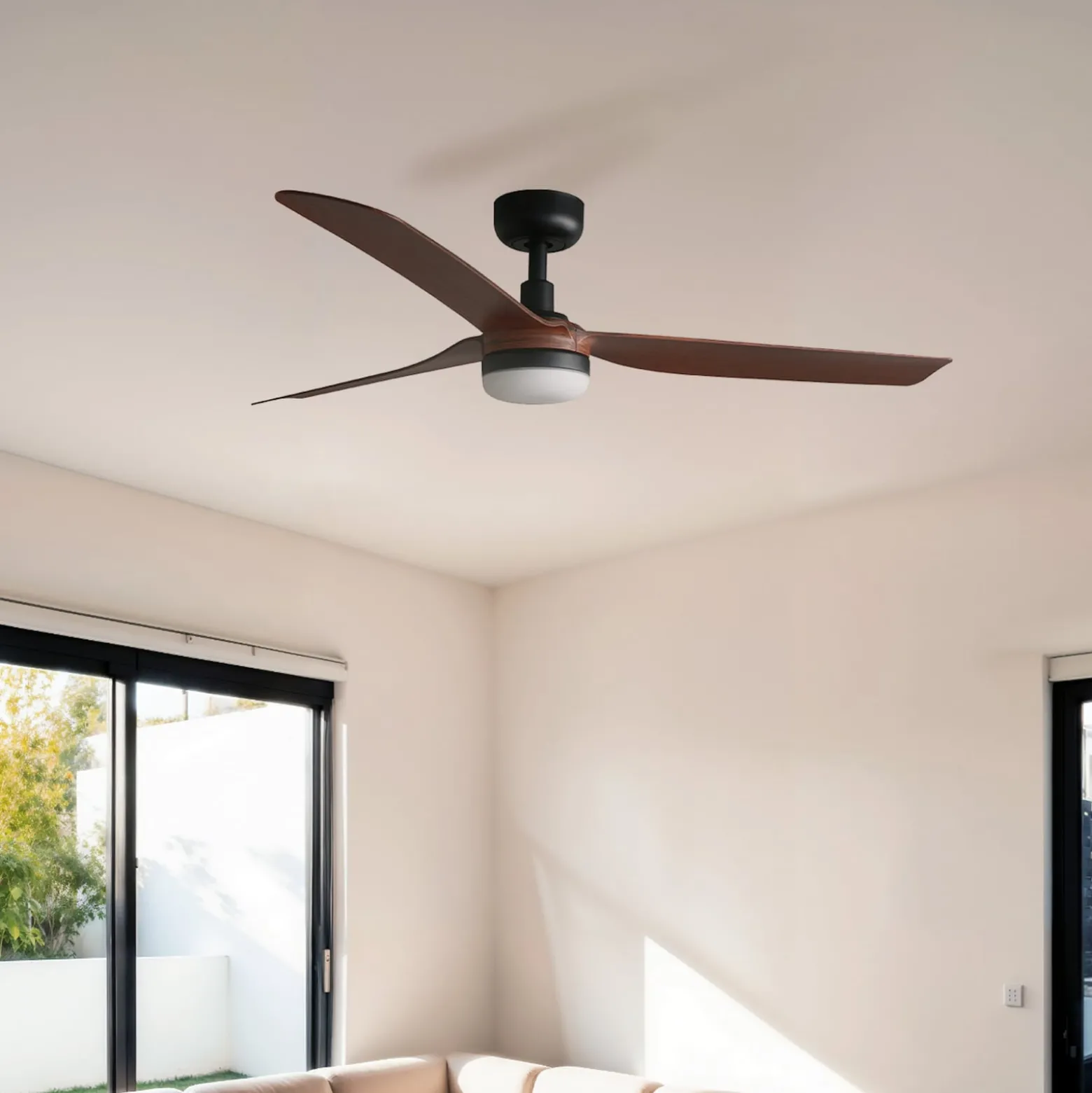 LED-kattotuuletin Punt M, musta/puu, DC, hiljainen, 130 cm