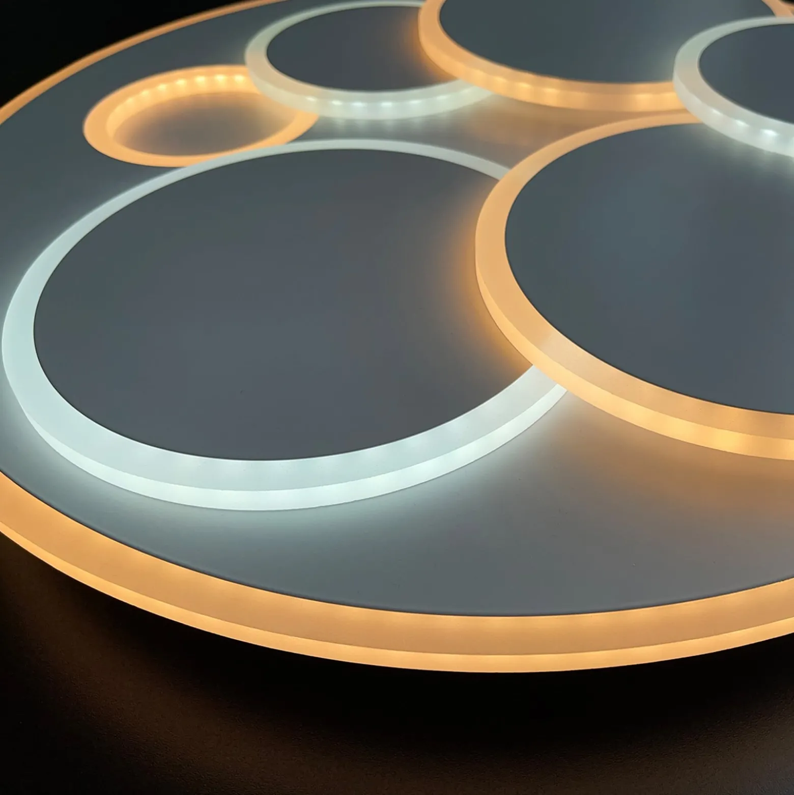 LED-kattovalaisin Dots, valkoinen, Ø 50 cm, metalli/akryyli, CCT