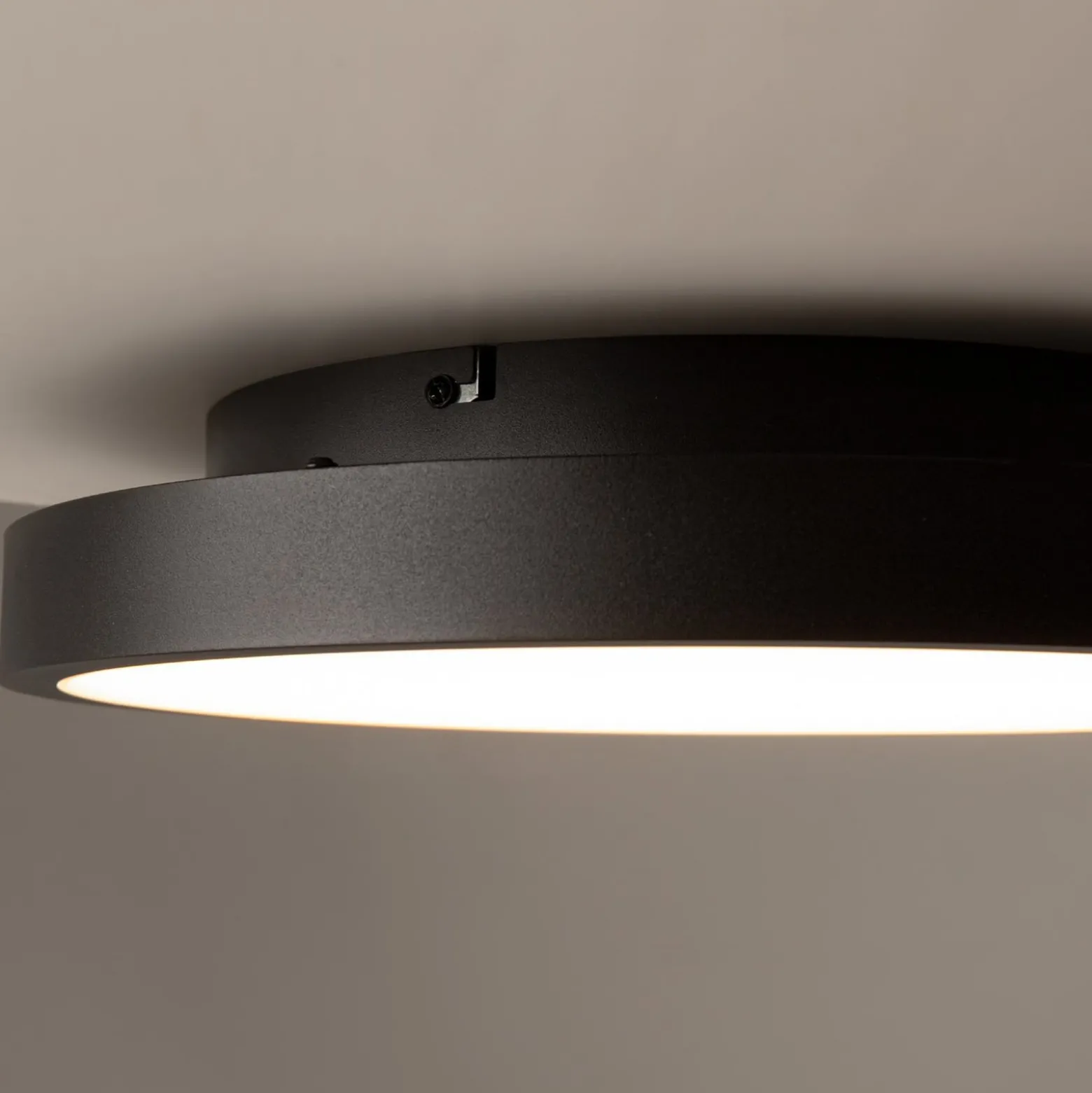 LED-kattovalaisin Orign, Ø 41 cm, musta, metalli/kivi