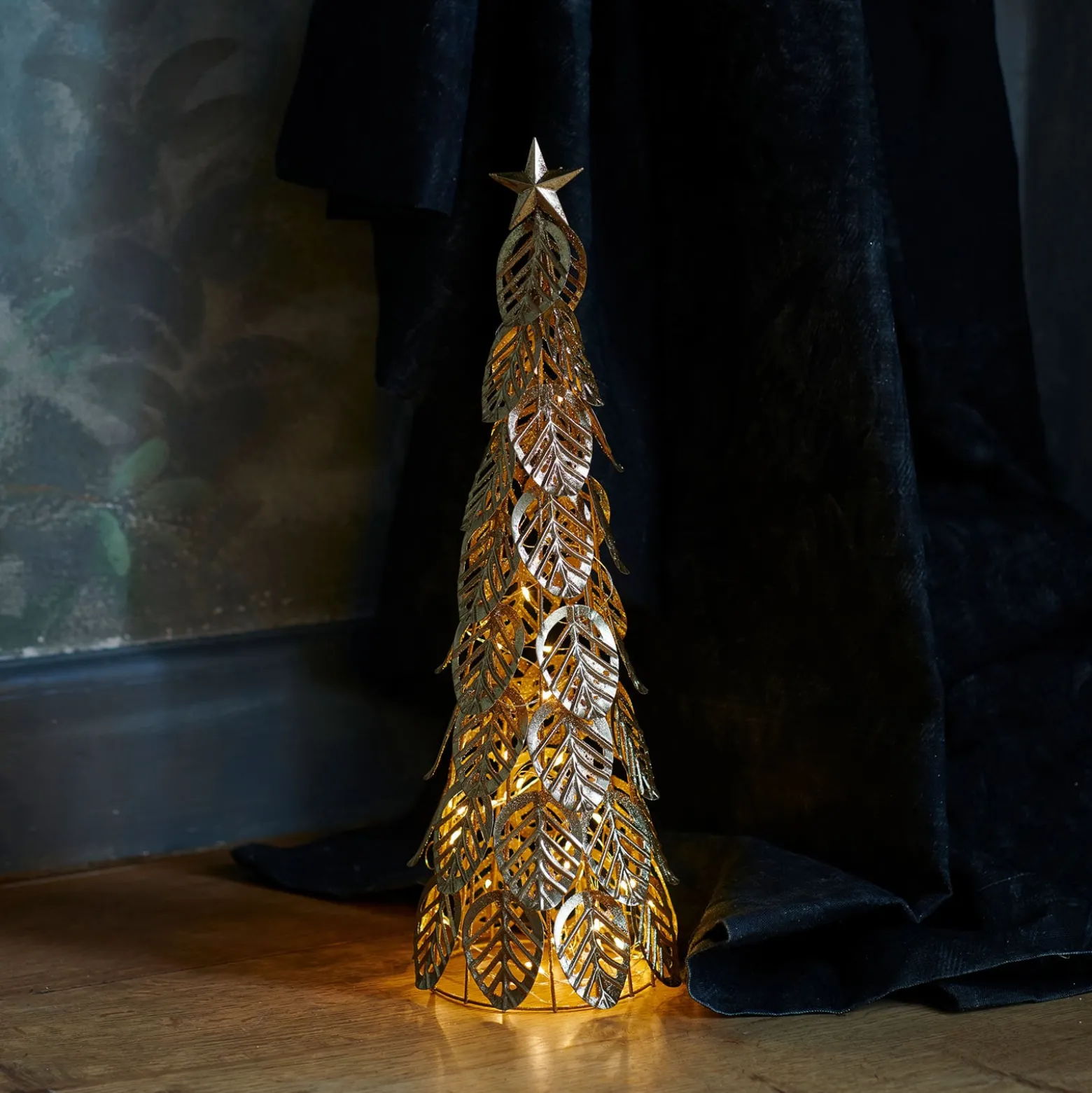LED-koristekuusi Kirstine, kultainen, korkeus 43 cm