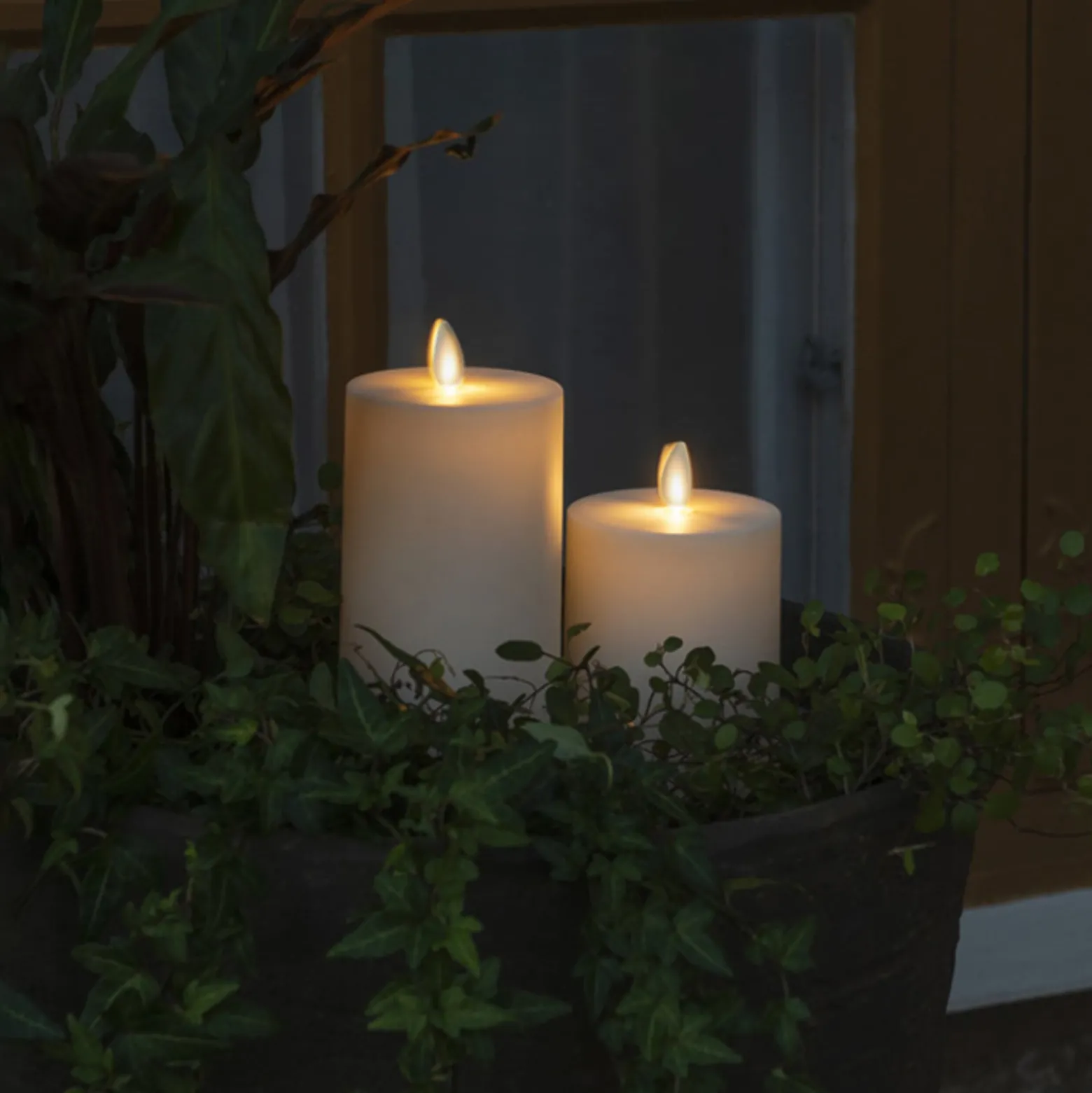 LED-kynttilä IP44 kermanvalkoinen sileä Korkeus 18cm