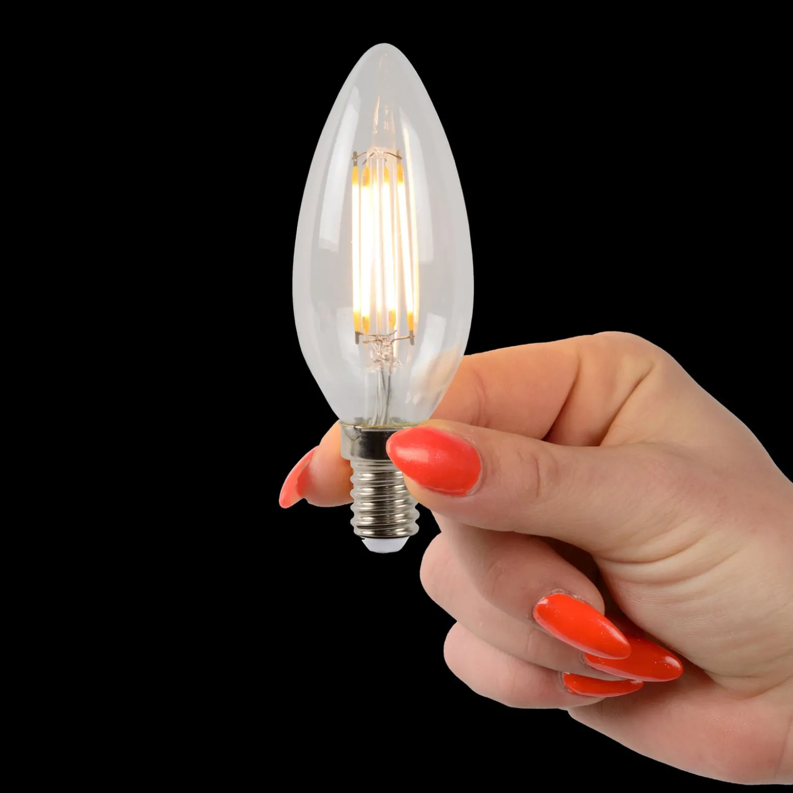 LED-kynttilälamppu E14 4W 2700K himmennettävä 4 kpl:n sarja