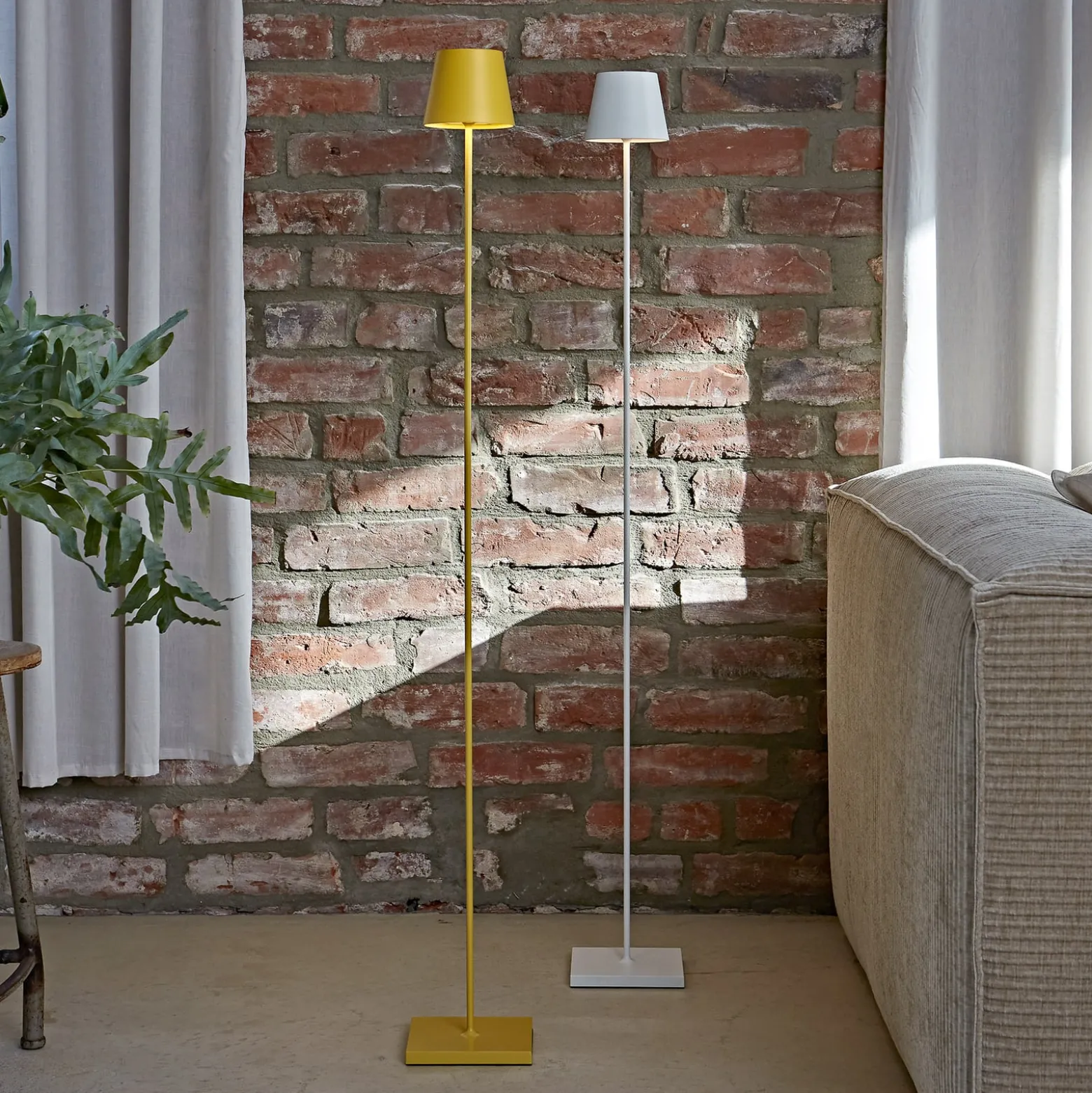 LED ladattava lattiavalaisin Nuindie IP54 120 cm pyöreä USB-C