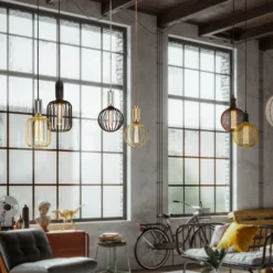 LED-lamppu Globe, kultainen, E27, 3,5 W, 1800 K, himmennettävä