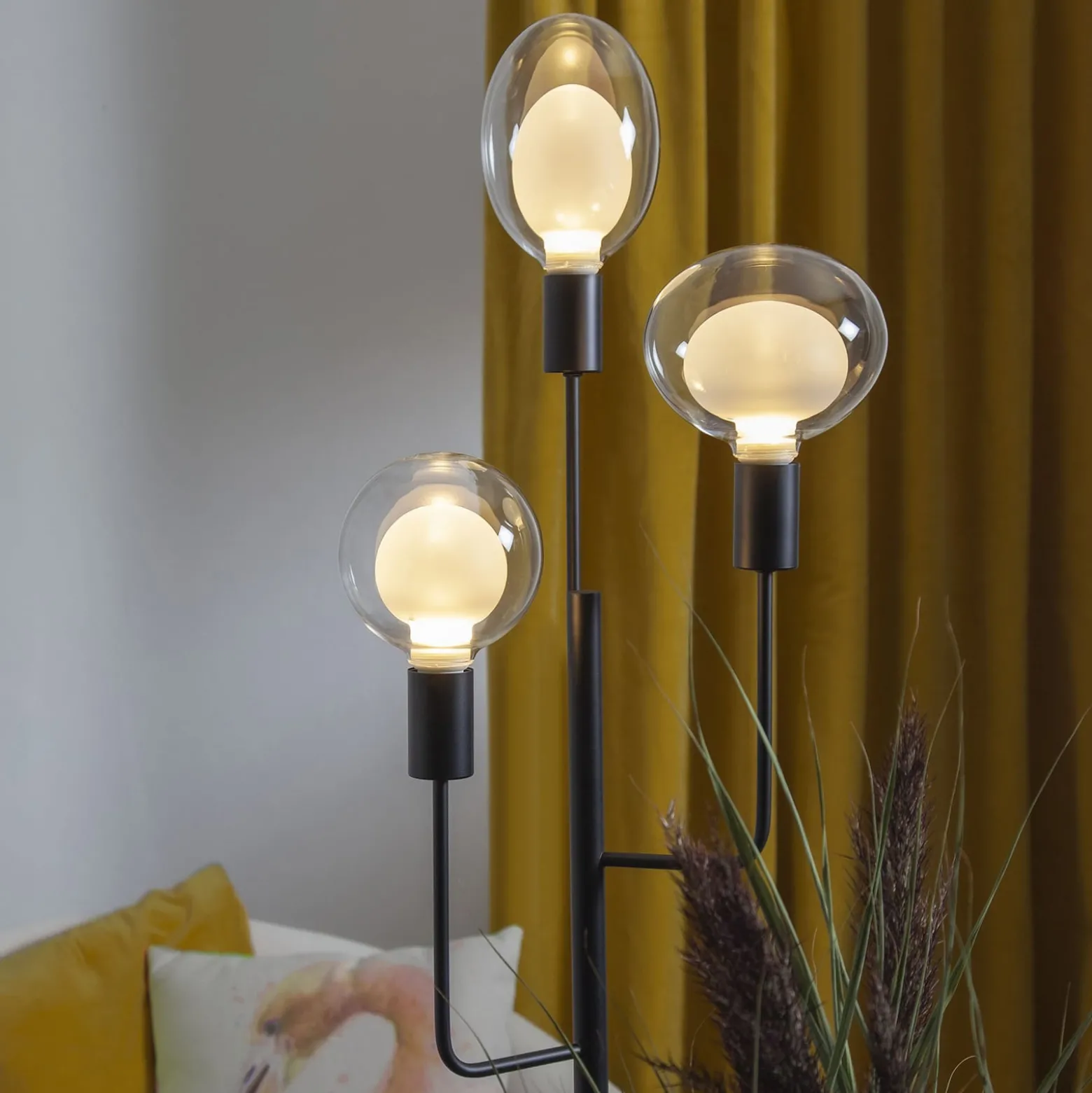 LED-lamppu Space E27 3,5W G150, opaali, 3-step dim