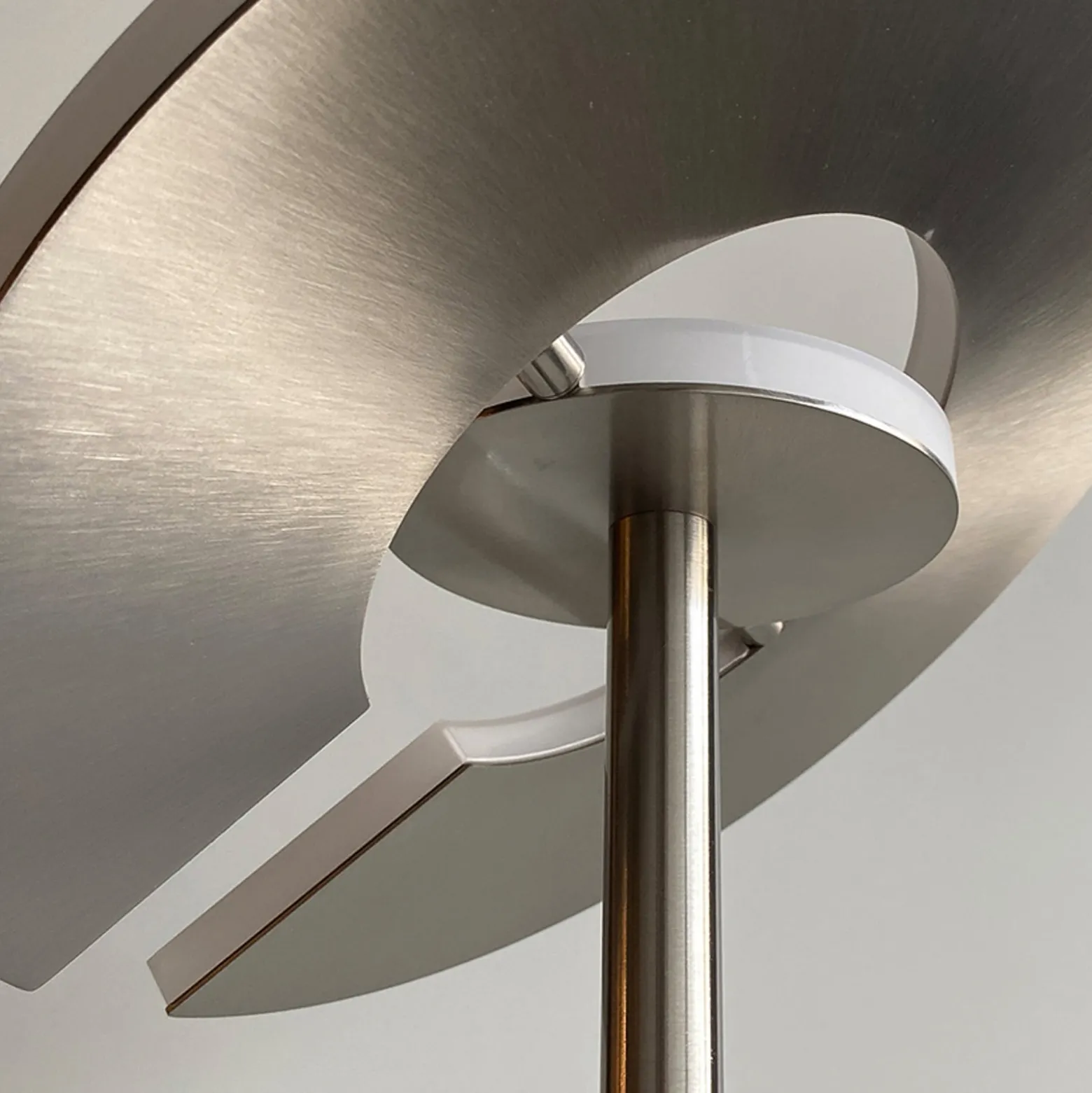 LED-lattiavalaisin Dent, nikkelin värinen, 180 cm, CCT, 2-lamppuinen