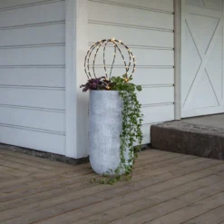 LED-maapiikkivalaisin Sphere, Ø 40 cm, musta metalliparisto