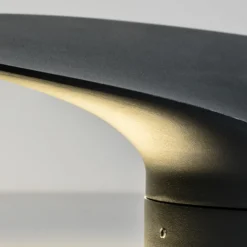 LED-pollarivalaisin Lotus