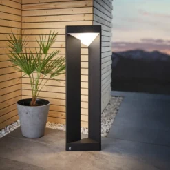 LED-pylväsvalaisine Nembro IP54 alumiinipainevalua