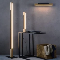 LED-pöytälamppu Madera, tammi, himmennettävä