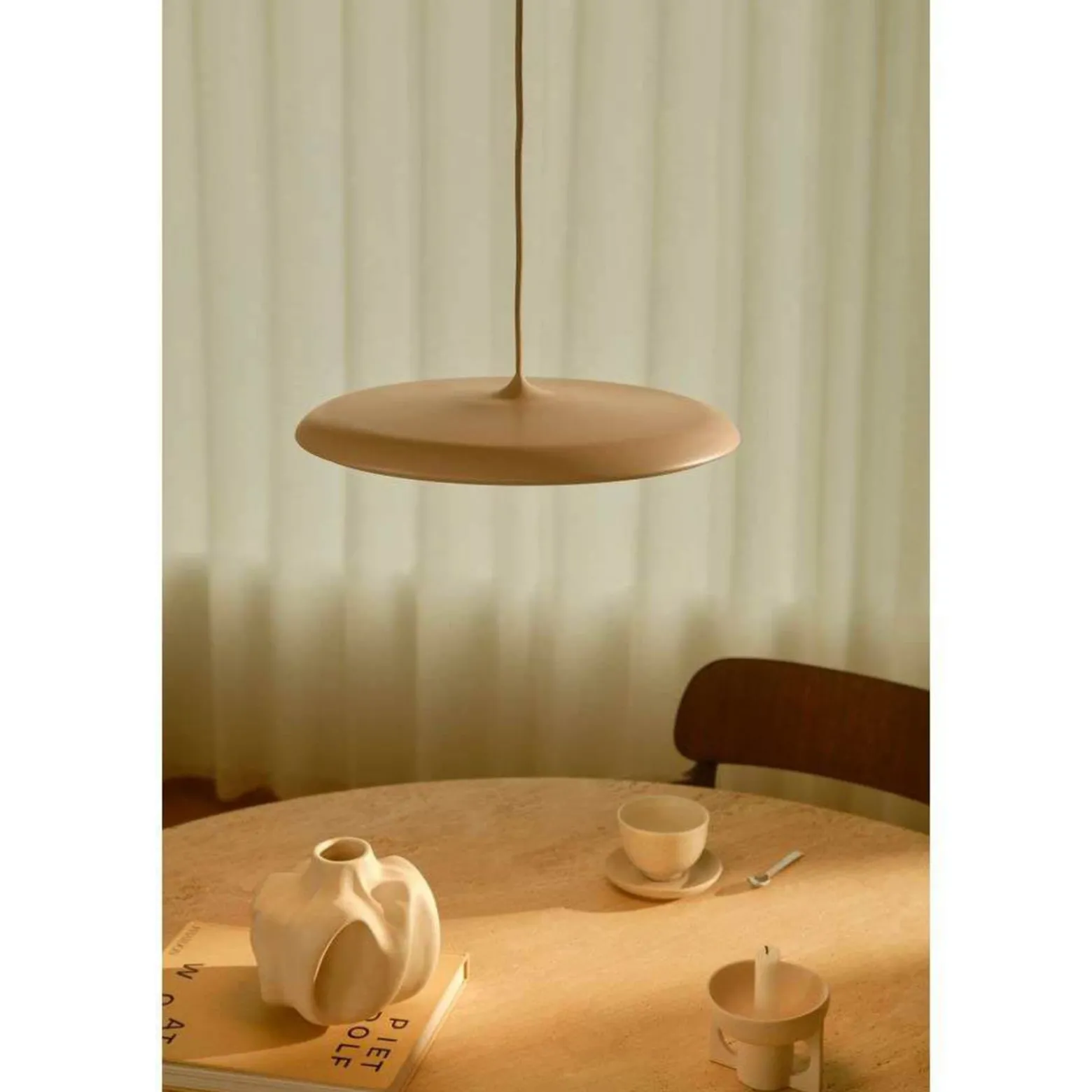 LED-riippuvalaisin Artist, Ø 40 cm, pölypunainen, metalli