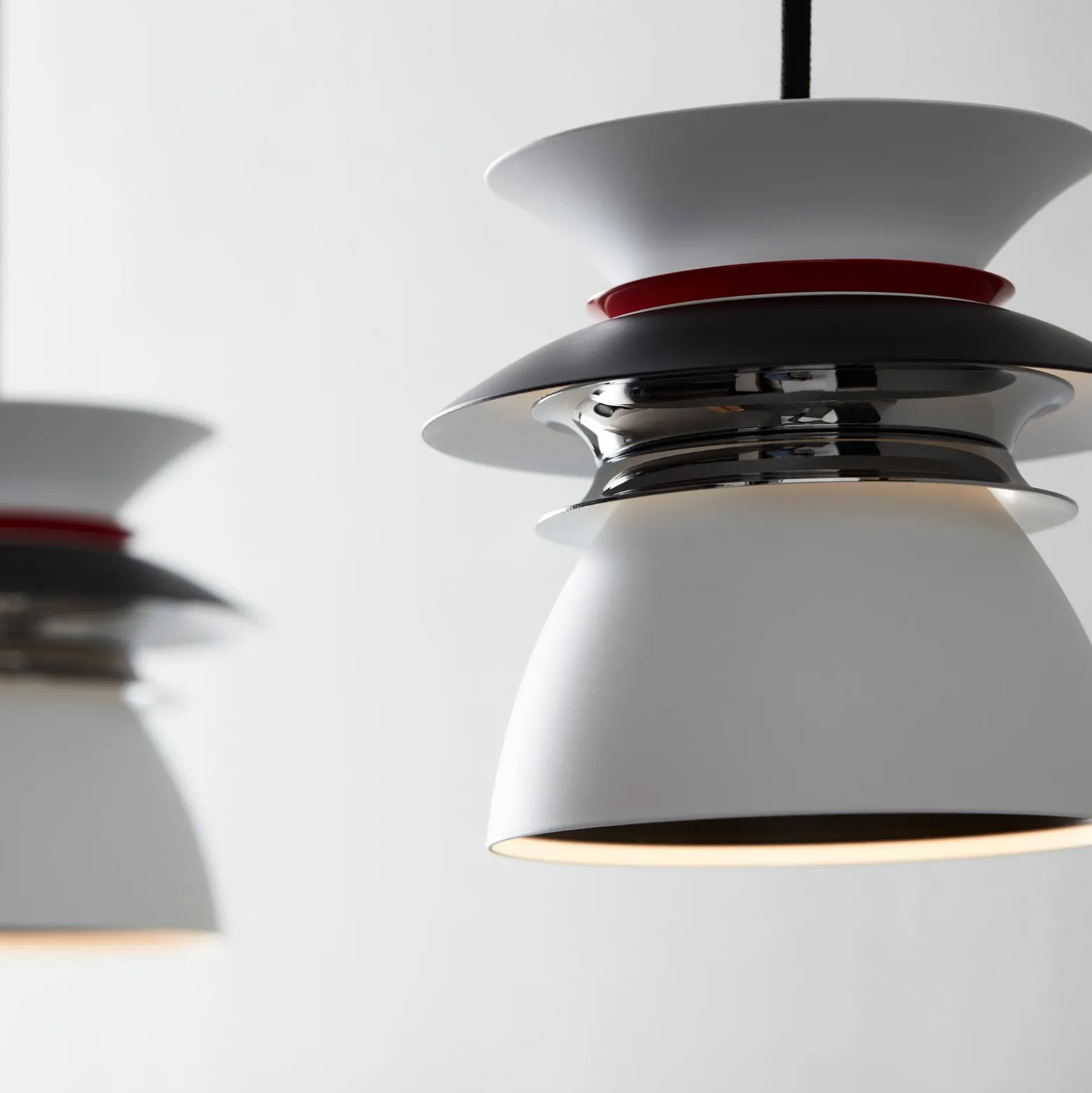 LED-riippuvalaisin Diablo, Ø16,5cm musta/punainen