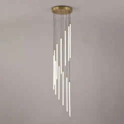 LED-riippuvalaisin Flare, messinkivärinen, Ø 35 cm, CCT, 12-lamppuinen.