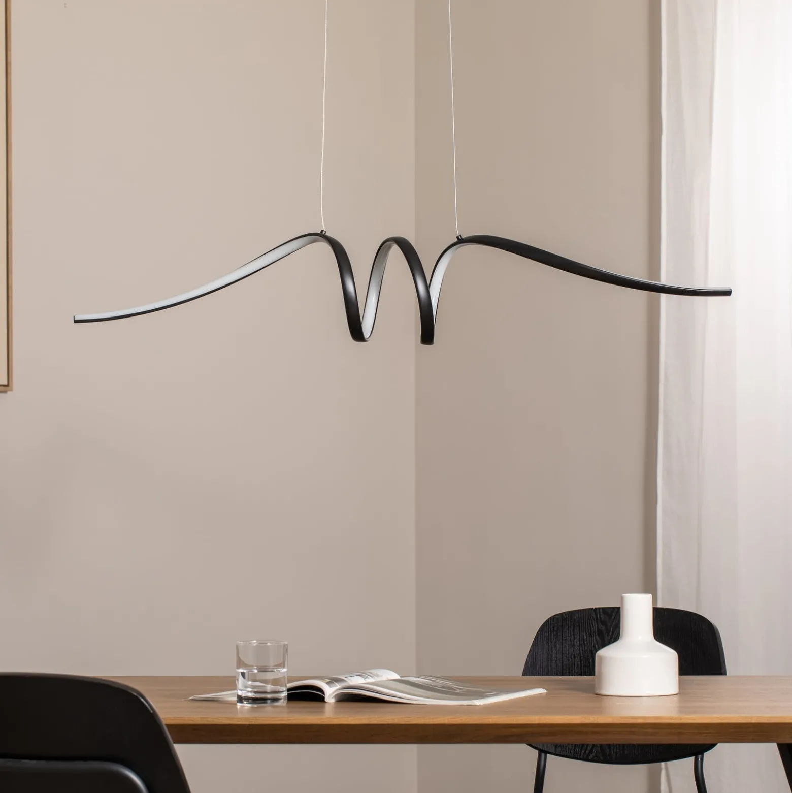 LED-riippuvalaisin Loop, metalli, musta-kromi, 4 000 K