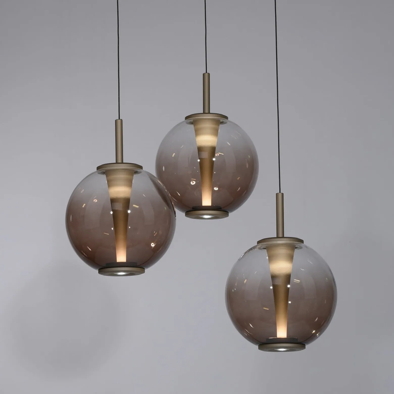 LED-riippuvalaisin PURE E-Infinity, pronssi/keltainen, Ø 50 cm, CCT