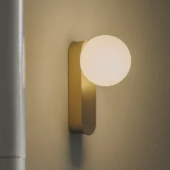 LEDS-C4 LED-seinävalaisin Perlina, kullanvärinen
