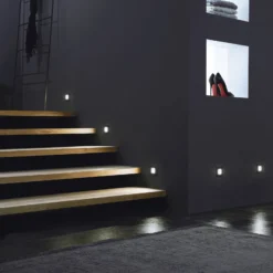 LED-seinään upotettava valaisin Wall F, musta, 7,5 x 7,5 cm, metallilevyjä