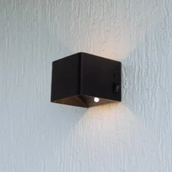 LED-seinävalaisin Cube, akku, magneettinen, musta