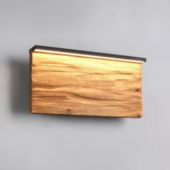 LED-seinävalaisin Kalea, leveys 30 cm, puunvärinen, puu