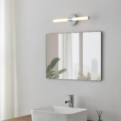 LED-seinävalaisin Ramola, kromivärinen, leveys 45 cm, IP44, CCT