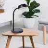 LED-työpöytävalaisin MAULabby, musta, korkeus 30 cm