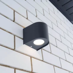 LED-ulkoseinälamppu ALECTO, musta, korkeus 10 cm, IP54 ylös/alas