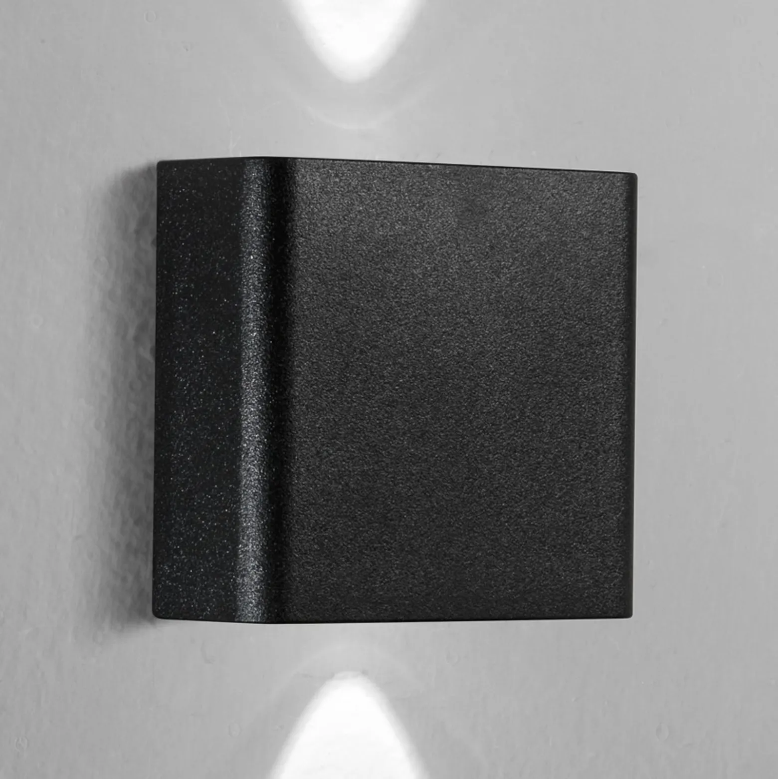 LED-ulkoseinälamppu KLEIN, musta, leveys 11 cm, muovi