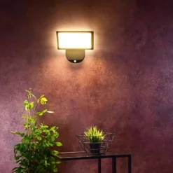 LED-ulkoseinävalaisin Alkes L anturilla, 30 cm