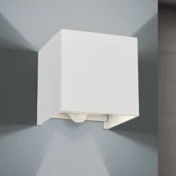 LED-ulkoseinävalaisin Cube-S, valkoinen, metalli, liiketunnistin