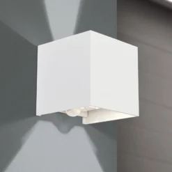 LED-ulkoseinävalaisin Cube-S, valkoinen, metalli, liiketunnistin