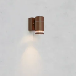 LED-ulkoseinävalaisin Luno, ruskea, 1-lamppuinen, IP65, himmennettävä.