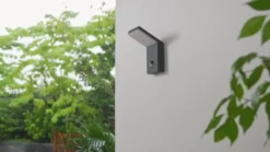 LED-ulkoseinävalaisin Nevio, metalli, antrasiitti, tunnistin