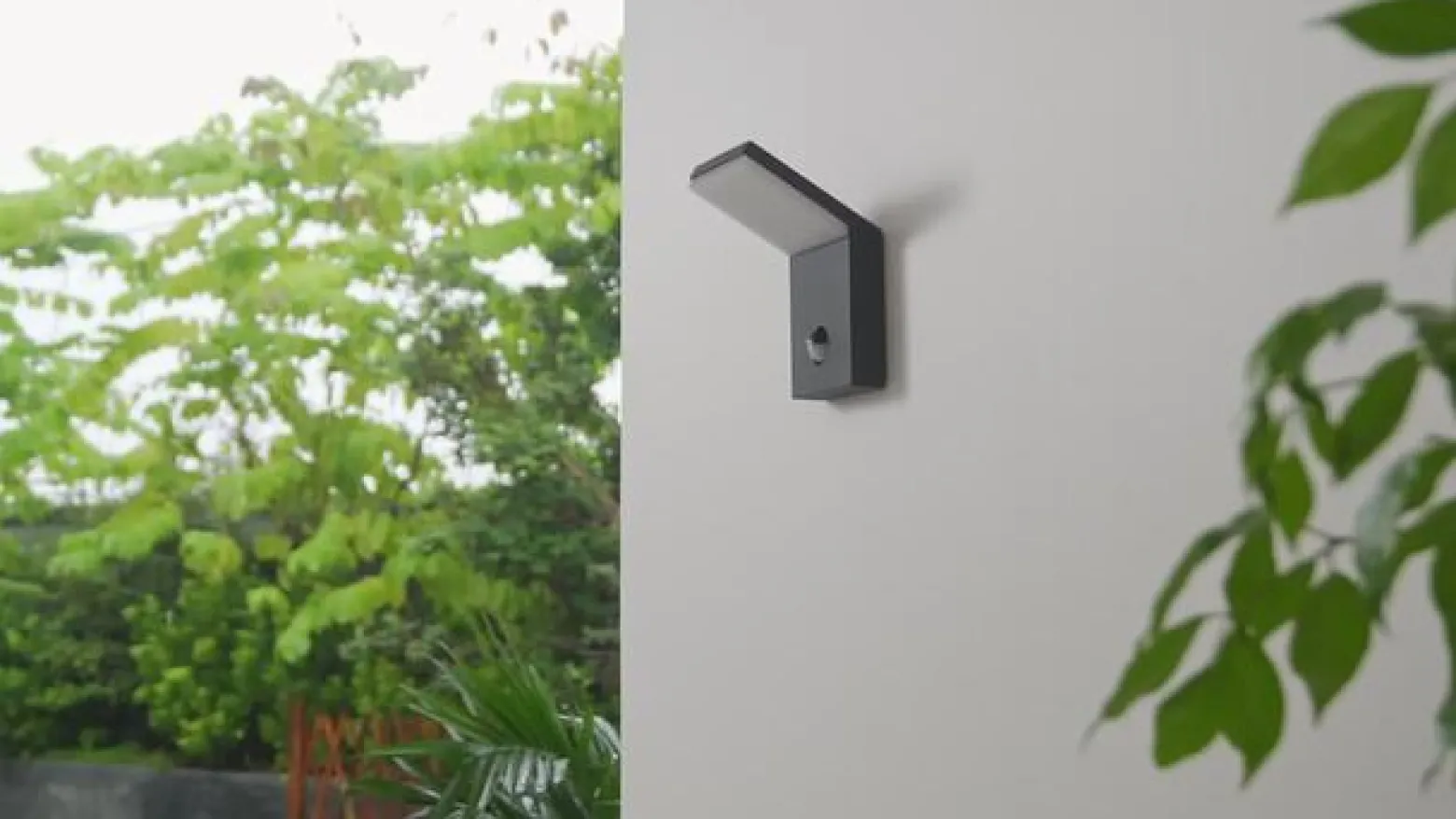 LED-ulkoseinävalaisin Nevio, metalli, antrasiitti, tunnistin