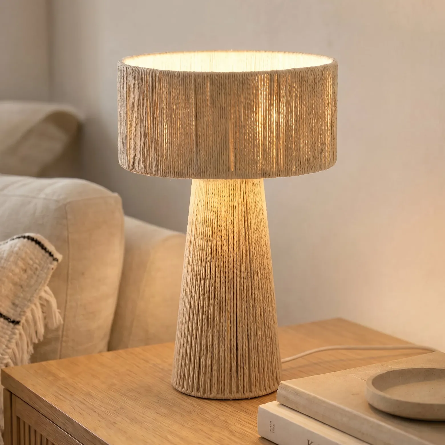 Lindby Anuva -pöytävalaisin, korkeus 42 cm, paperi, beige, E27