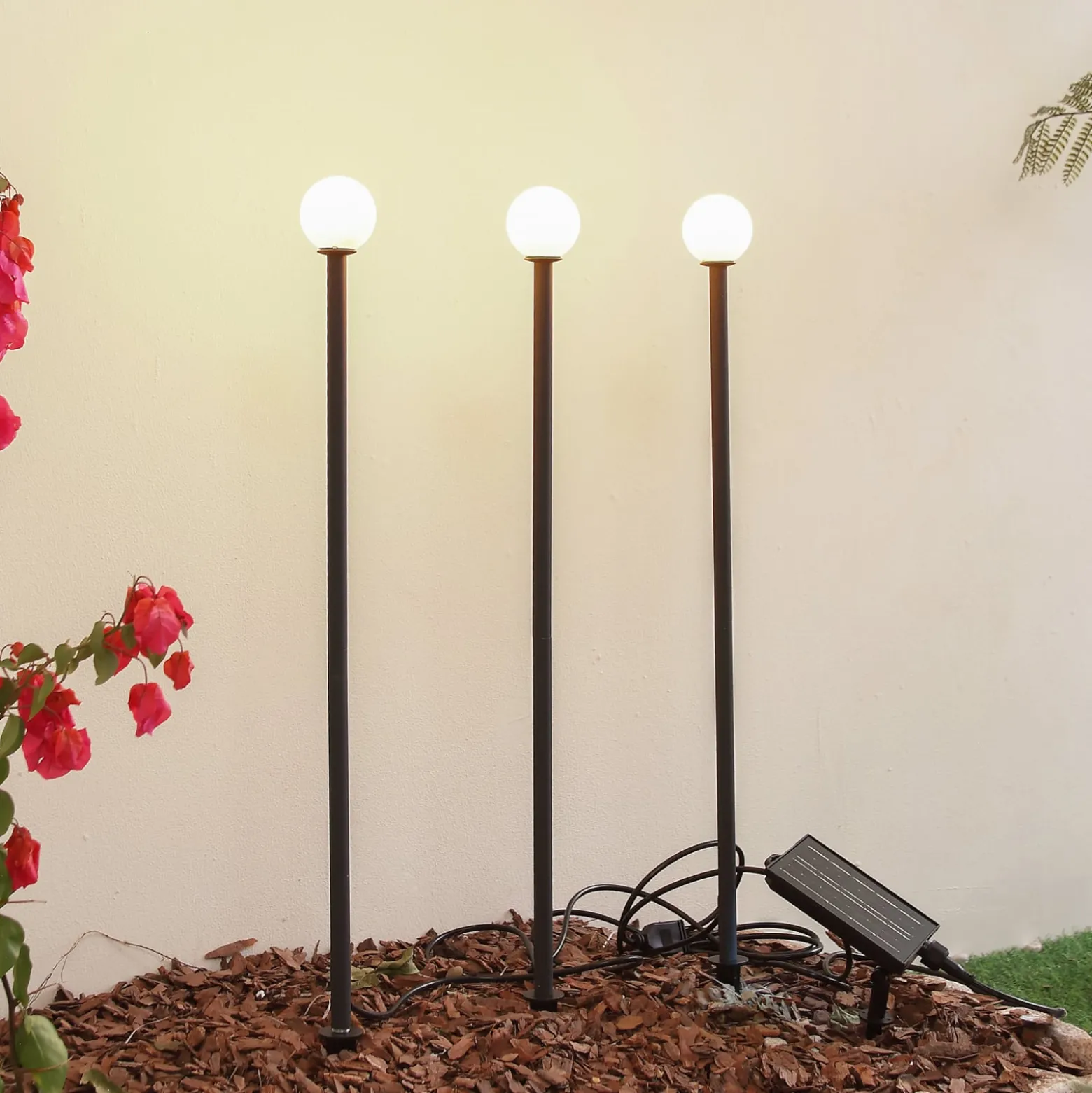 Lindby aurinkokäyttöinen LED-valaisin Freydis, 3 kpl, musta, 2 000 K