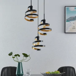Lindby Colten-riippuvalaisin, Ø 50 cm, 3-valo, musta, kultaa