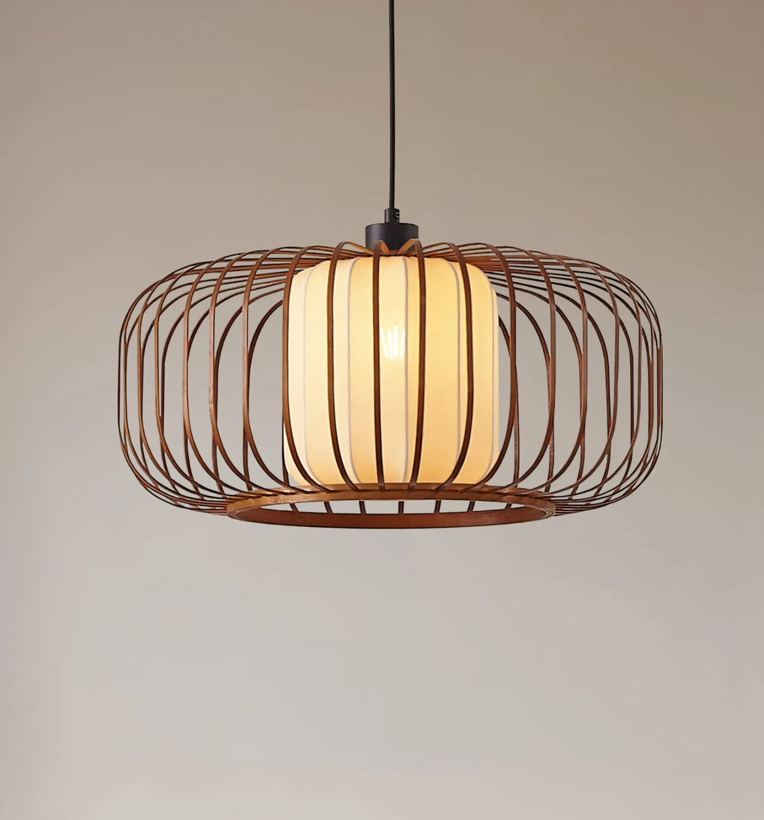 Lindby Davella-riippuvalaisin, Ø 50 cm, bambu, tekstiili