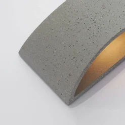 Lindby Edvin -seinävalaisin betonia, puolipyöreä