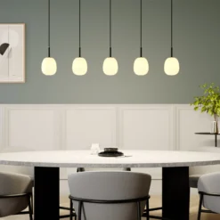 Lindby Etiena -riippuvalo, 5-lamp., lasi, opaali