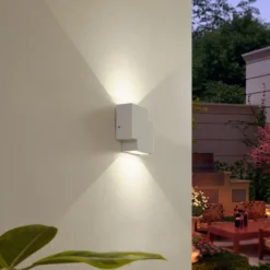 Lindby Fendir LED-ulkoseinävalaisin, valkoinen, alumiini, 10,5 cm
