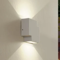 Lindby Fendir LED-ulkoseinävalaisin, valkoinen, alumiini, 10,5 cm