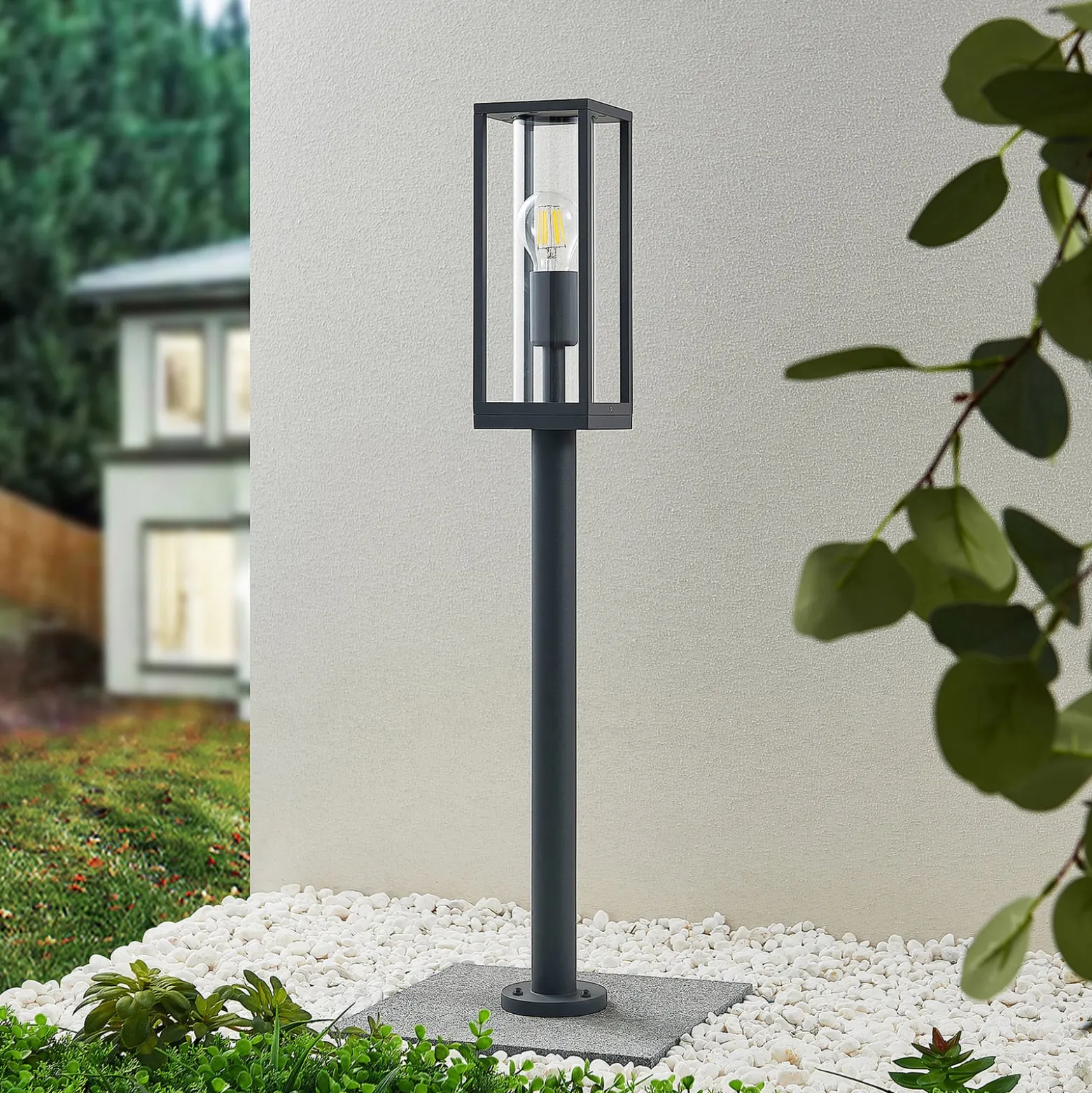Lindby Giavanna polkuvalaisin, 80 cm, antrasiitti, IP44, E27